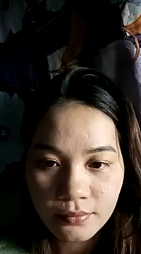 Snapshot of Ngoc-Trinh chatting on December 18, 3:44 pm Ngoc-Trinh online show from December 18, 3:44 pm