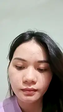 Snapshot of Ngoc-Trinh chatting on January 1, 1:16 pm Ngoc-Trinh online show from January 1, 1:16 pm