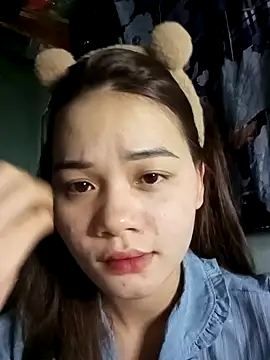 Snapshot of Ngoc-Trinh chatting on January 19, 4:14 pm Ngoc-Trinh online show from January 19, 4:14 pm