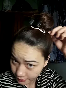 Snapshot of Ngoc-Trinh chatting on March 15, 4:32 pm Ngoc-Trinh online show from March 15, 4:32 pm