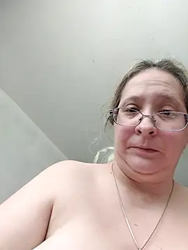 Snapshot of Icedcoffee2024 chatting on February 24, 3:42 pm Icedcoffee2024 online show from February 24, 3:42 pm