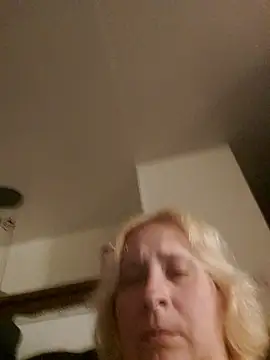 Snapshot of Icedcoffee2024 chatting on October 17, 12:47 am Icedcoffee2024 online show from October 17, 12:47 am