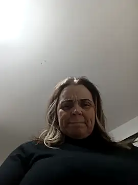 hugebobbs online show from December 19, 4:03 pm