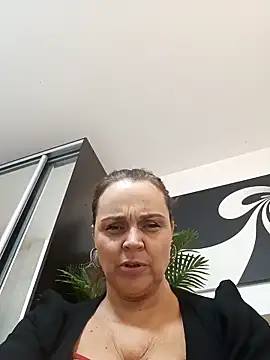 hugebobbs online show from March 5, 10:00 am