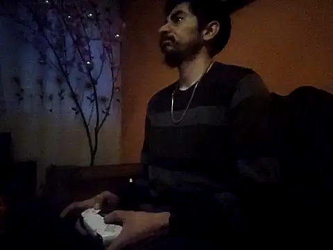 Snapshot of Angel_Coronel chatting on January 16, 12:34 am Angel Coronel online show from January 16, 12:34 am