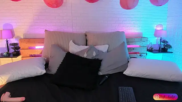 sofi bakerr online show from March 14, 6:07 pm