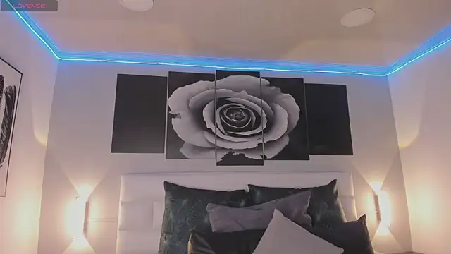 sofi bakerr online show from September 9, 11:32 am