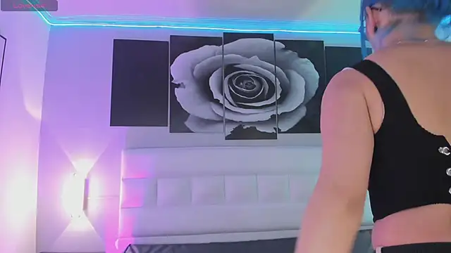 sofi bakerr online show from September 10, 11:32 am