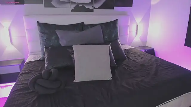 sofi bakerr online show from October 24, 11:39 am