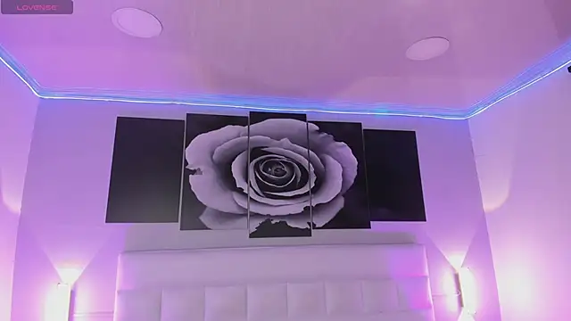 sofi bakerr online show from November 5, 11:43 am