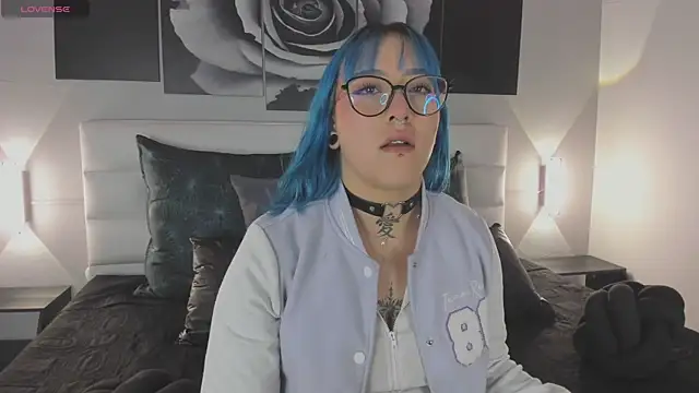 sofi bakerr online show from November 28, 11:35 am