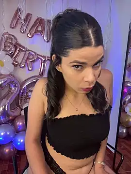 Snapshot of DaryRos chatting on December 24, 5:55 pm DaryRos online show from December 24, 5:55 pm