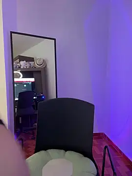 Snapshot of DaryRos chatting on February 28, 11:01 pm DaryRos online show from February 28, 11:01 pm