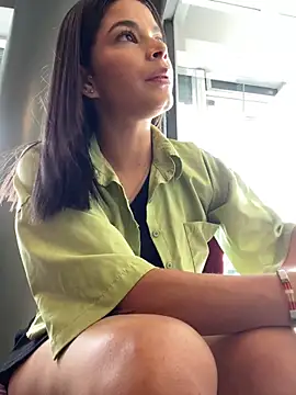 Snapshot of DaryRos chatting on March 13, 8:11 pm DaryRos online show from March 13, 8:11 pm