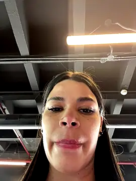 Snapshot of DaryRos chatting on September 23, 4:21 pm DaryRos online show from September 23, 4:21 pm