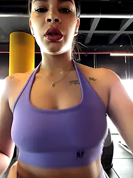 Snapshot of DaryRos chatting on October 5, 3:10 pm DaryRos online show from October 5, 3:10 pm