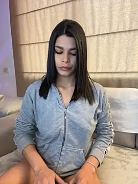 Snapshot of DaryRos chatting on October 8, 10:07 pm DaryRos online show from October 8, 10:07 pm