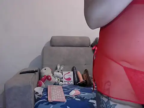 Snapshot of PenelopeHot_91 chatting on April 25, 7:44 pm PenelopeHot 91 online show from April 25, 7:44 pm