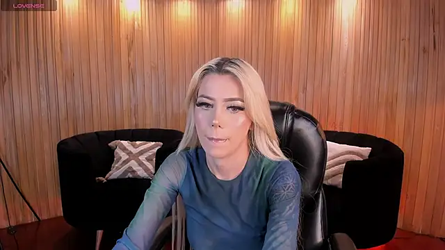 Snapshot of HannaConnor_ chatting on February 12, 8:48 pm HannaConnor online show from February 12, 8:48 pm