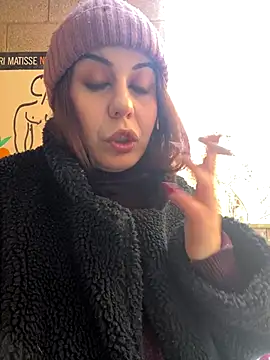 holyeroticss online show from December 6, 6:17 pm