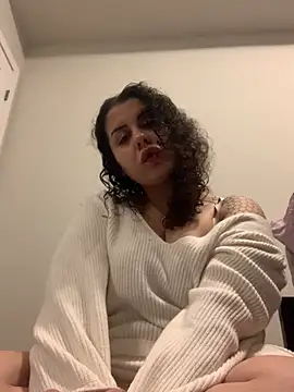 Snapshot of holyeroticss chatting on February 28, 2:12 am holyeroticss online show from February 28, 2:12 am