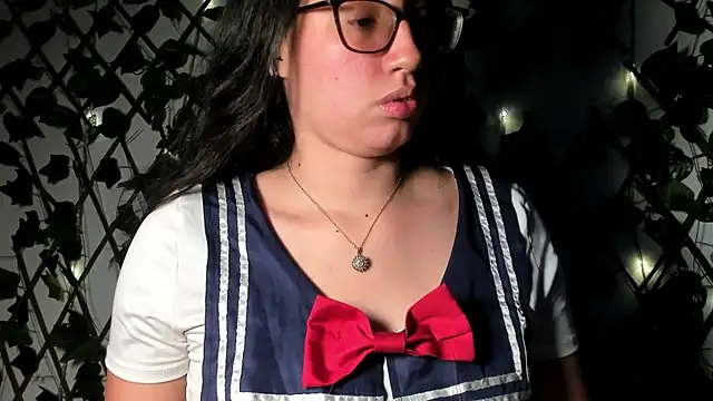 CoralineSanchez online show from November 17, 7:41 pm