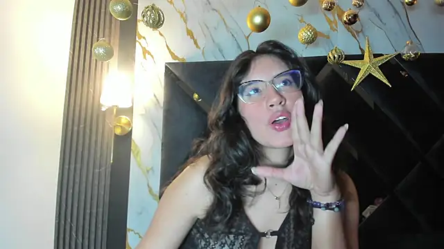 CoralineSanchez online show from February 3, 3:04 am