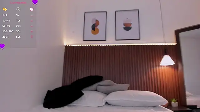 aliscollins  online show from January 29, 9:01 am