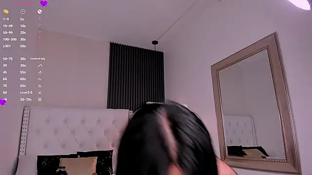 aliscollins  online show from March 9, 2:07 am