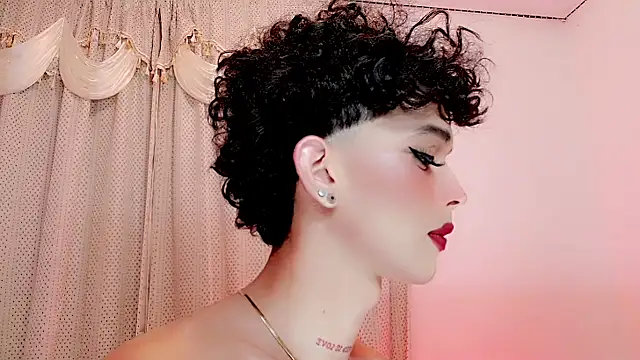 Snapshot of Marian_LV chatting on December 14, 6:08 am Marian LV online show from December 14, 6:08 am