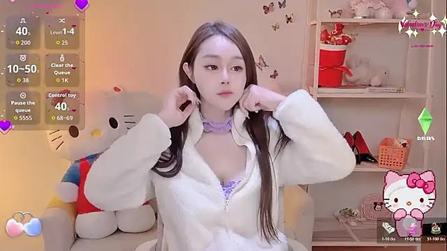 Snapshot of Kiss-18 chatting on February 18, 5:47 am Kiss-18 online show from February 18, 5:47 am