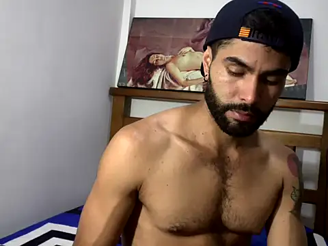 hideonbush051 online show from January 7, 2:19 pm