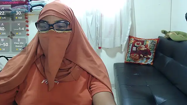 Snapshot of Aaliyah_brown chatting on September 20, 7:48 pm Aaliyah brown online show from September 20, 7:48 pm