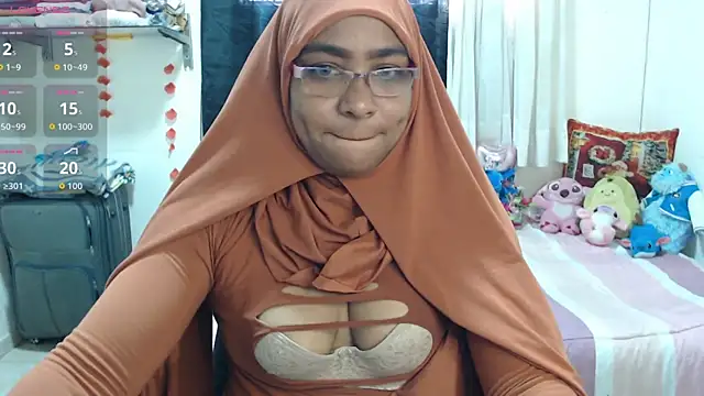 Snapshot of Aaliyah_brown chatting on November 3, 3:13 pm Aaliyah brown online show from November 3, 3:13 pm