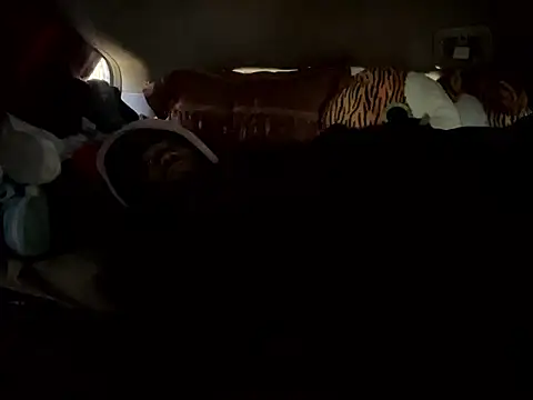 SlimeCrownzOut5 online show from January 18, 3:16 pm