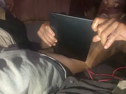 SlimeCrownzOut5 online show from April 15, 9:16 am