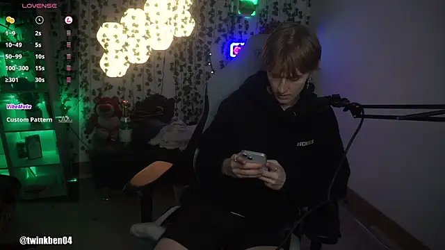 Snapshot of twinkben chatting on September 9, 7:57 pm twinkben online show from September 9, 7:57 pm