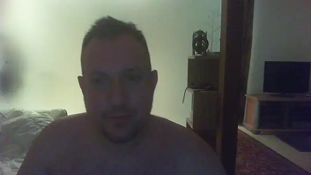 Snapshot of Mike_12hot chatting on March 4, 6:47 pm Mike 12hot online show from March 4, 6:47 pm