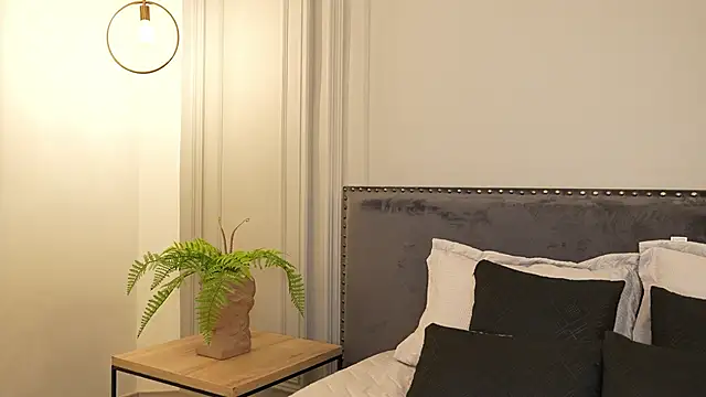 IrisBaker online show from November 27, 9:06 pm