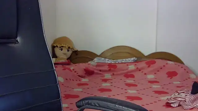 lola-   online show from November 21, 4:00 am