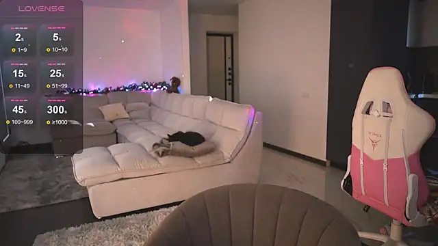 Snapshot of Your_Sweet_Julia chatting on February 15, 4:20 am Your Sweet Julia online show from February 15, 4:20 am