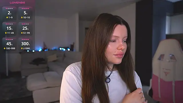 Snapshot of Your_Sweet_Julia chatting on March 23, 5:33 am Your Sweet Julia online show from March 23, 5:33 am