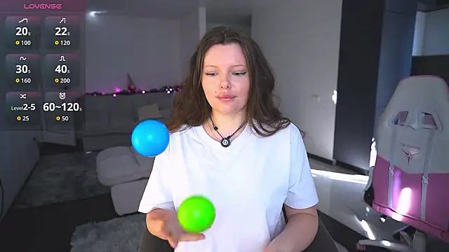 Snapshot of Your_Sweet_Julia chatting on March 24, 4:50 am Your Sweet Julia online show from March 24, 4:50 am