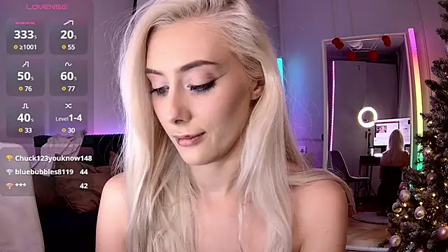 LoryWood online show from December 21, 5:51 pm