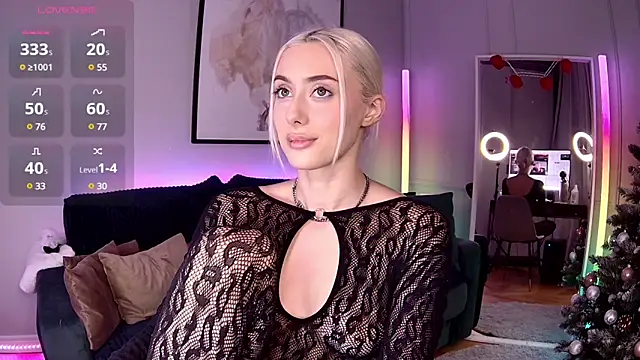 LoryWood online show from December 27, 3:04 pm