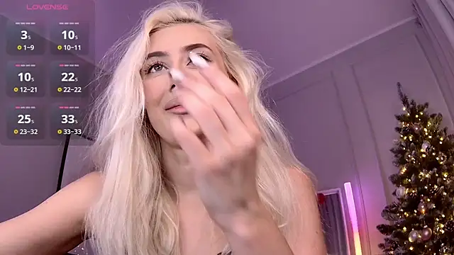 LoryWood online show from December 31, 2:47 pm