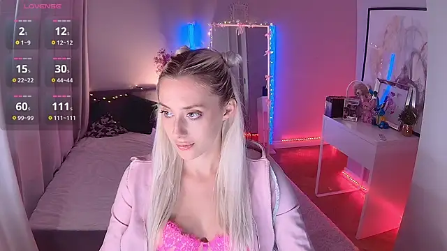 LoryWood online show from September 11, 3:01 pm