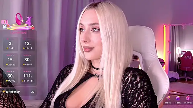 LoryWood online show from April 15, 2:46 pm