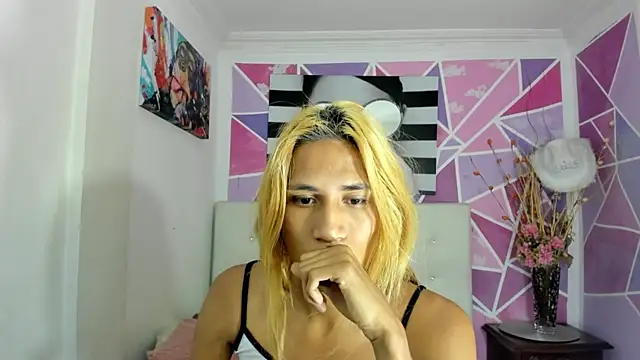 Brisahott online show from February 26, 2:25 pm