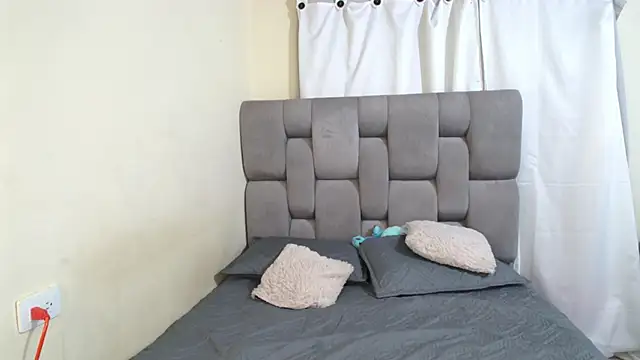 emilyaboott online show from February 4, 12:19 am